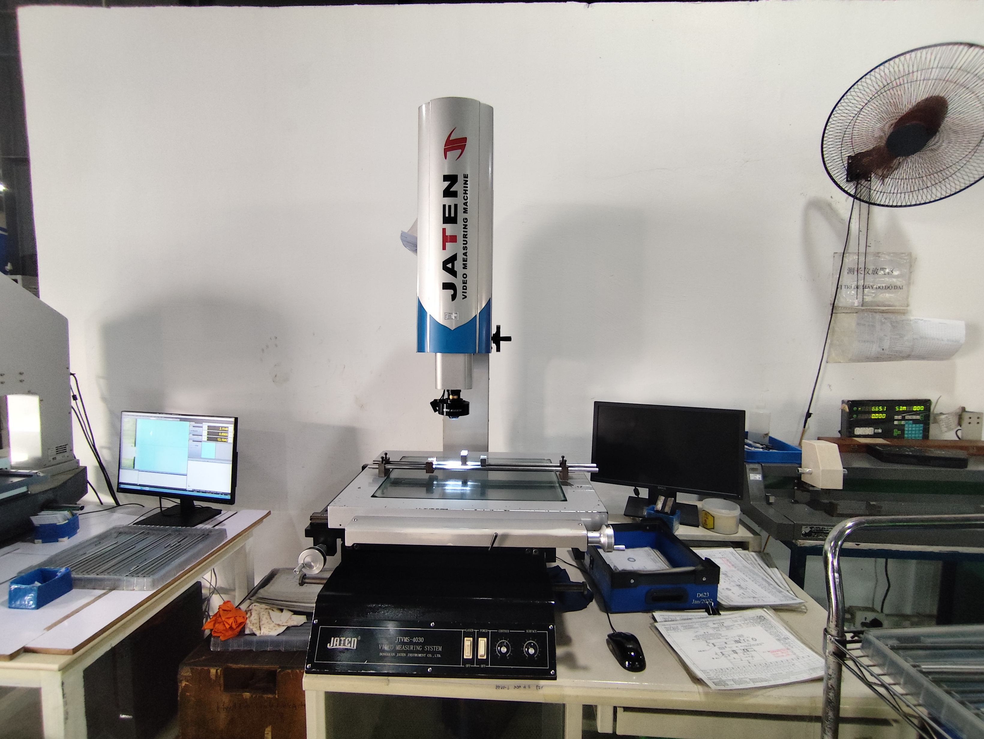 Semi-automatic dimension measuring machine.jpg
